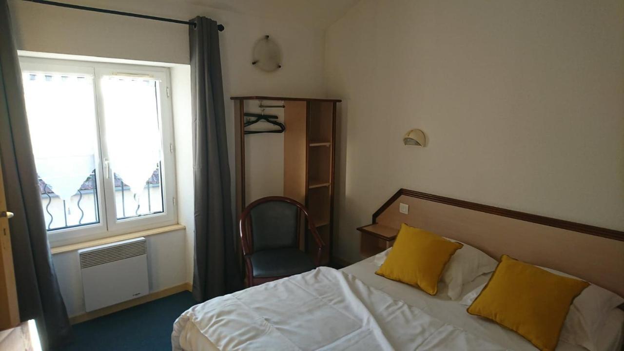 Hotel Les Deux Porches Verrieres (Charente)