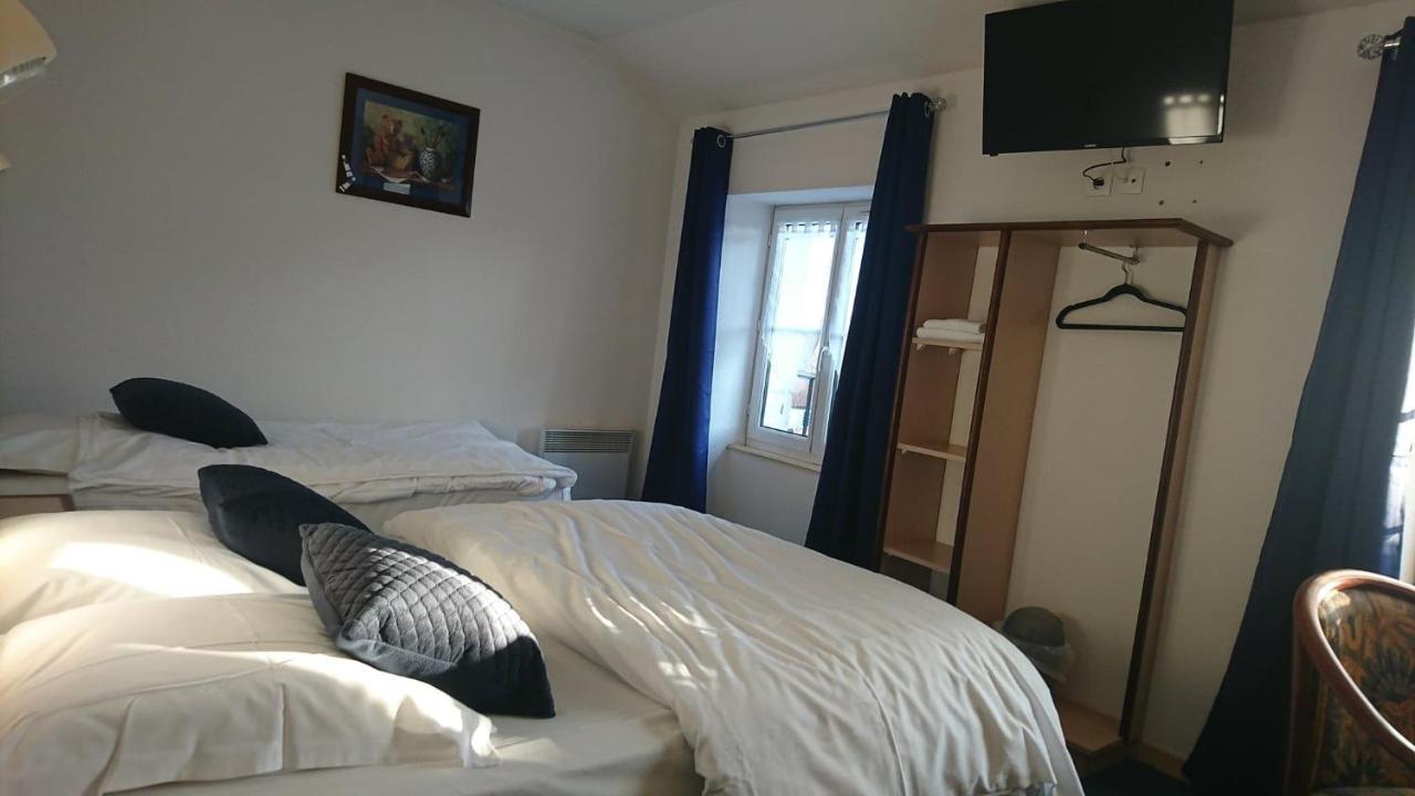 Les Deux Porches 2* Verrieres (Charente)