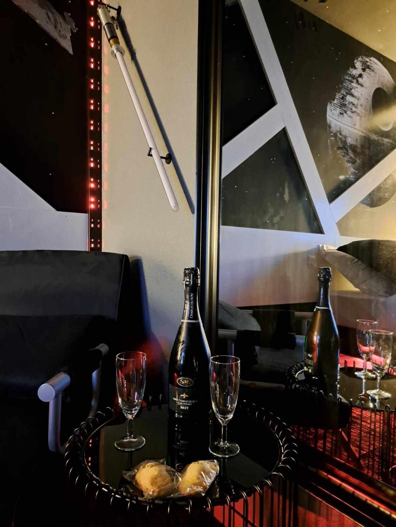 Hotel Les Deux Porches Verrieres (Charente)