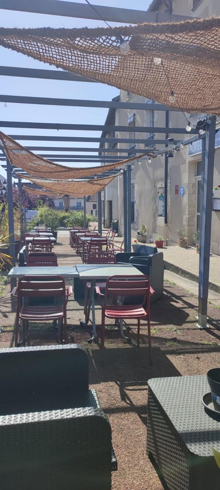 Les Deux Porches 2*