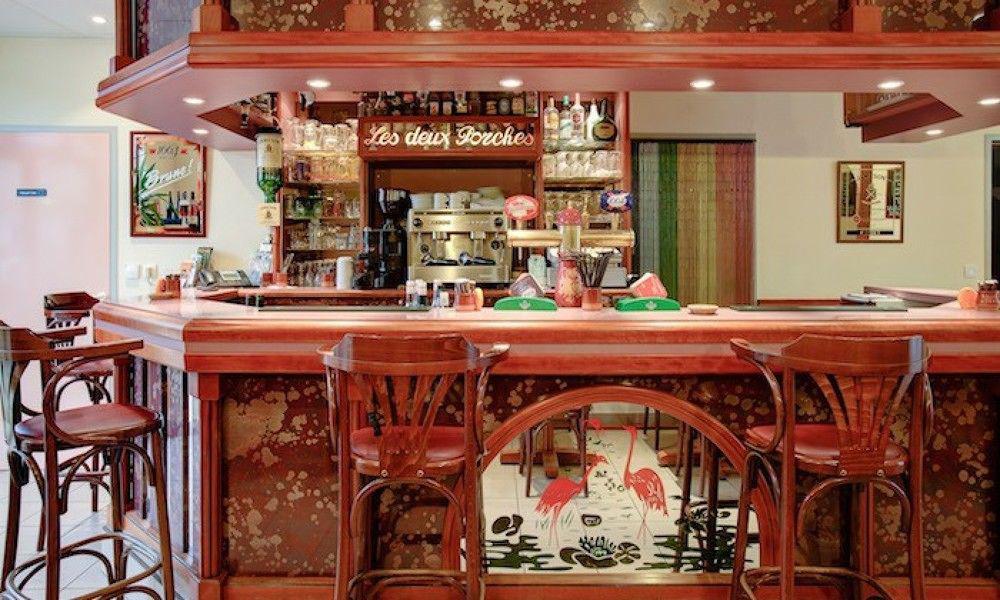 Hotel Les Deux Porches Verrieres (Charente)