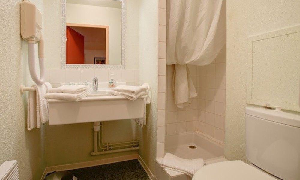 Hotel Les Deux Porches Verrieres (Charente)