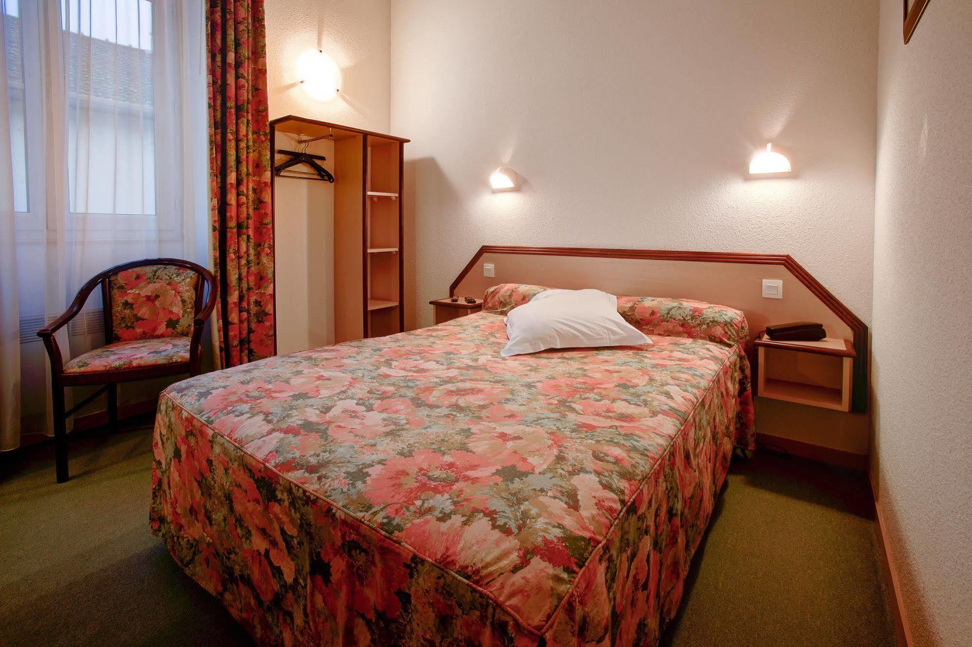 Les Deux Porches Hotel 2*